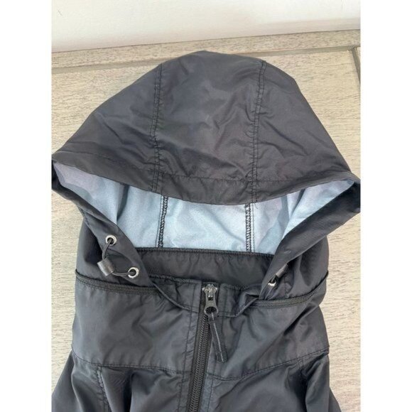 Columbia Sportswear Co. Women's Chill Windbreaker, size medium - Picture 9 of 10